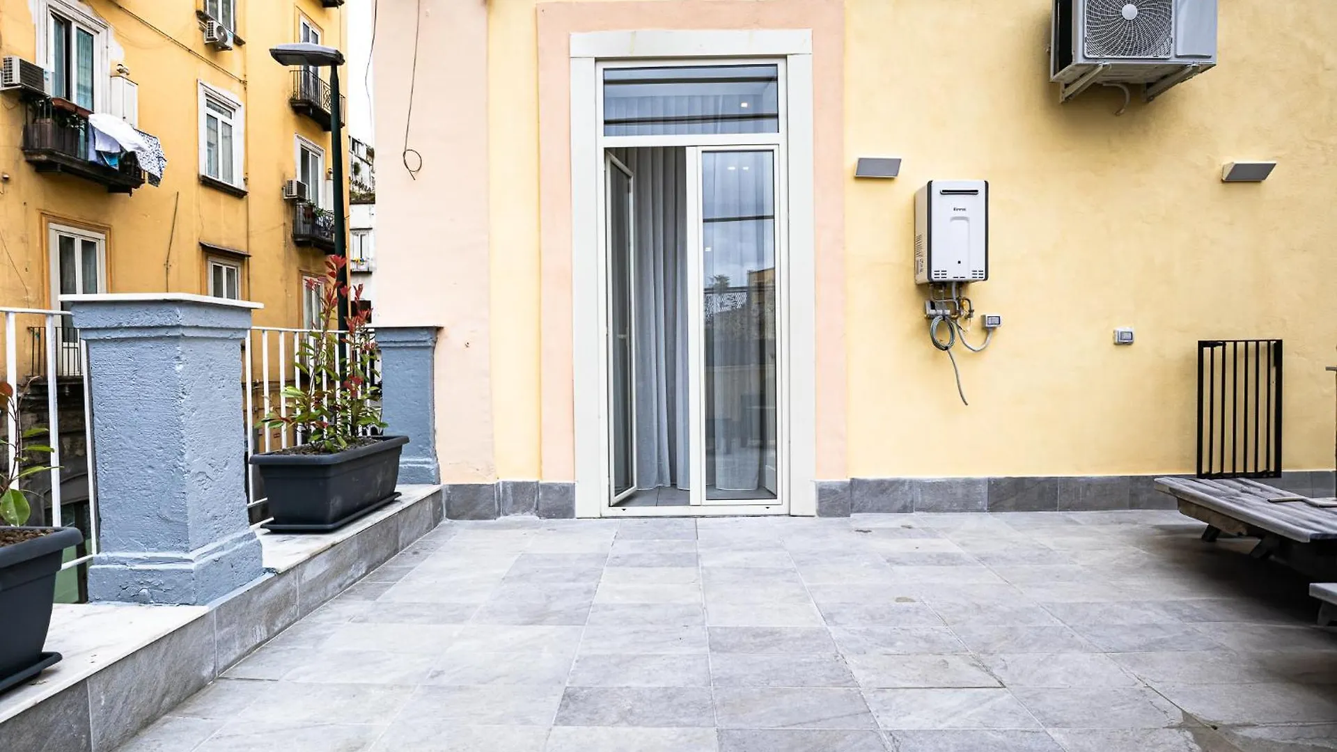 Alyde Apartments Naples 0*,  Italy